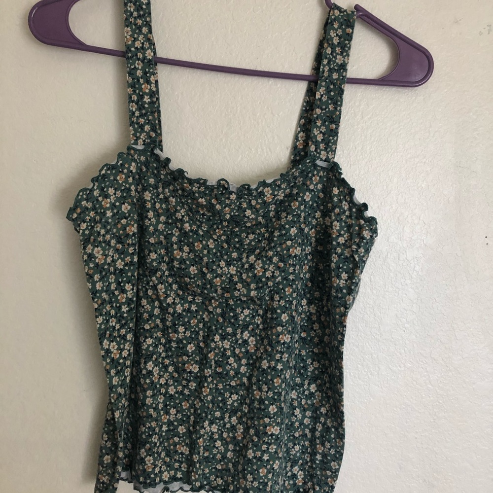 SOLD💕American eagle floral lettuce tank top